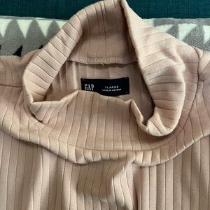 GAP Ribbed Mock Neck Top in Light Pink